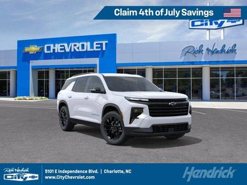 Summit White 2026 Chevrolet Traverse LT