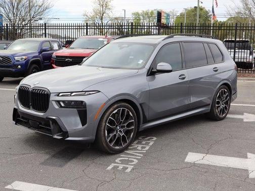 Gray Metallic 2023 BMW X7 xDrive40i