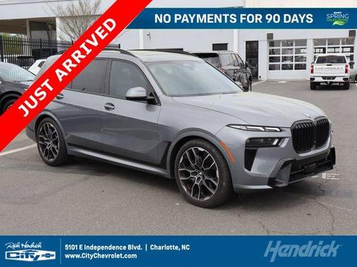 Gray Metallic 2023 BMW X7 xDrive40i