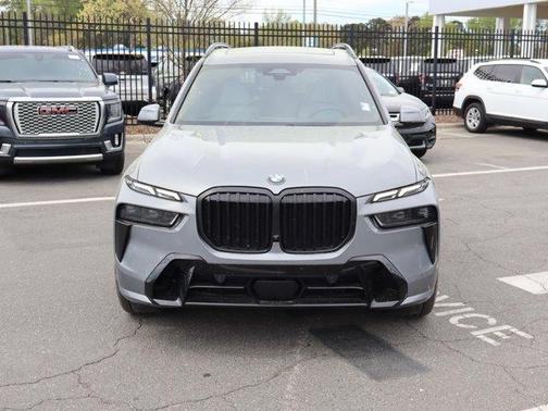 Gray Metallic 2023 BMW X7 xDrive40i