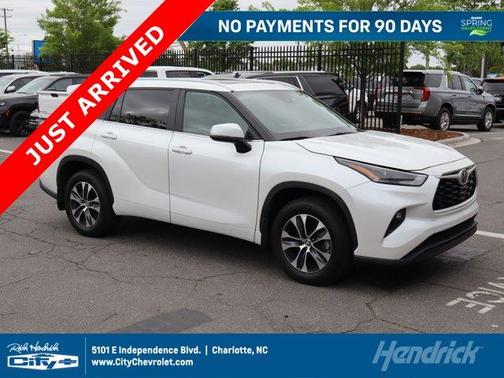 Wind Chill Pearl 2024 Toyota Highlander XLE