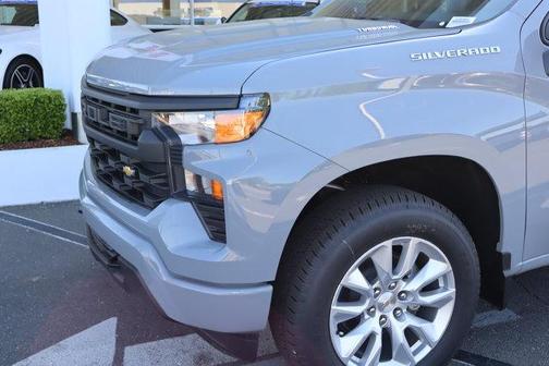 2025 Chevrolet Silverado 1500 Custom