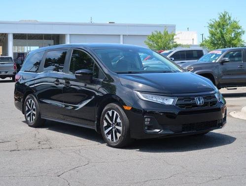 Crystal Black Pearl 2025 Honda Odyssey EX-L