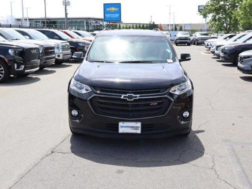 Mosaic Black Metallic 2019 Chevrolet Traverse RS