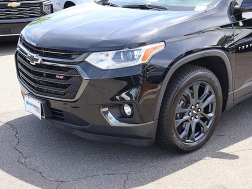 Mosaic Black Metallic 2019 Chevrolet Traverse RS