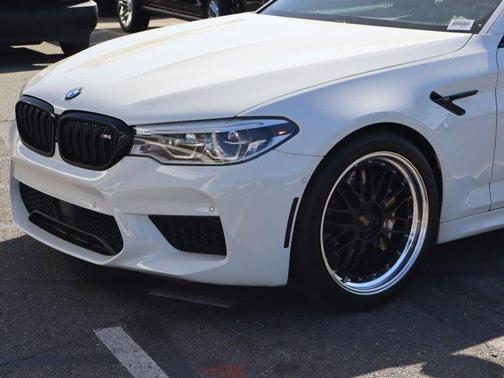 Alpine White 2020 BMW M5