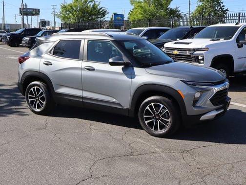 Sterling Gray Metallic 2025 Chevrolet Trailblazer LT