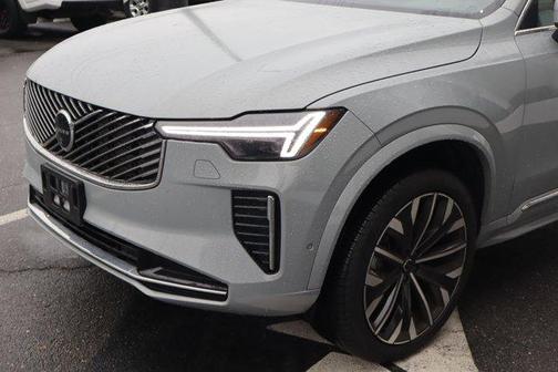 2025 Volvo XC90 B6 Plus 7-Seater