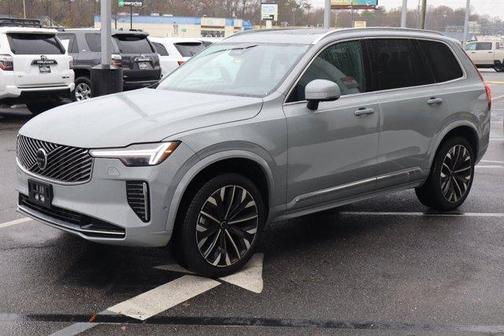 2025 Volvo XC90 B6 Plus 7-Seater