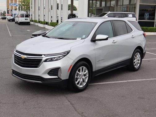 Silver Ice Metallic 2022 Chevrolet Equinox 1LT