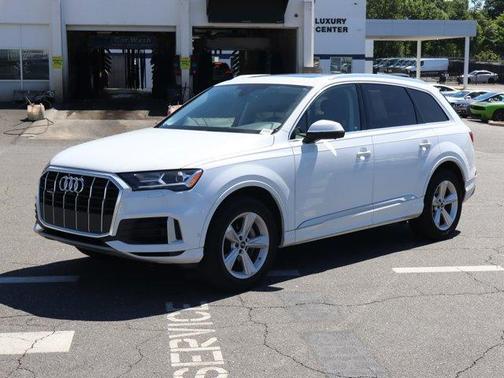 Glacier White Metallic 2022 Audi Q7 55 Premium