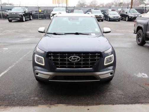 2022 Hyundai VENUE Limited