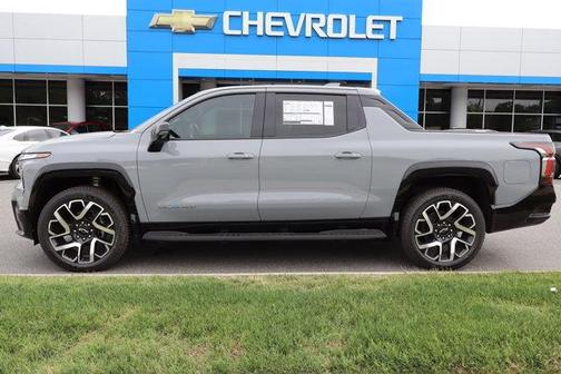 2025 Chevrolet Silverado EV RST