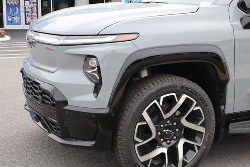 2025 Chevrolet Silverado EV RST