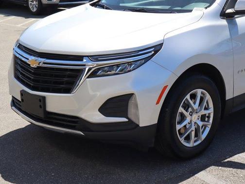 Silver Ice Metallic 2022 Chevrolet Equinox 1LT