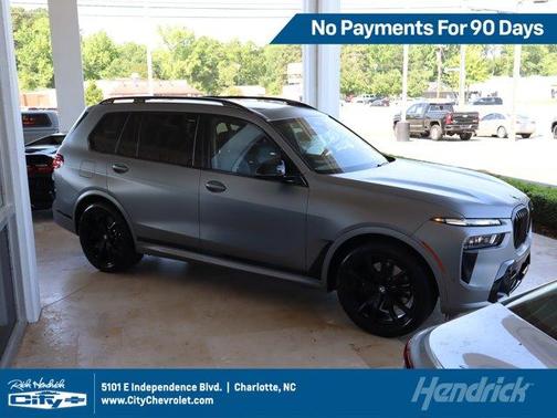 Pure 2025 BMW X7 M60i