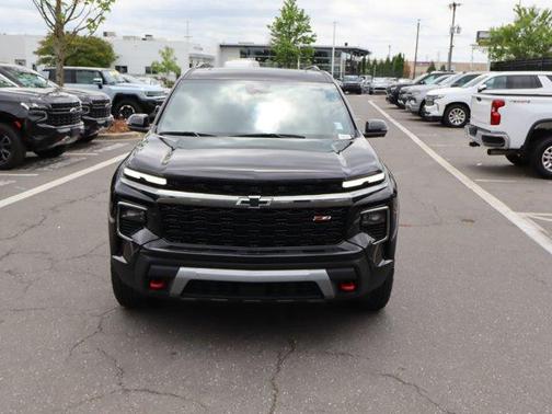 Mosaic Black Metallic 2025 Chevrolet Traverse Z71