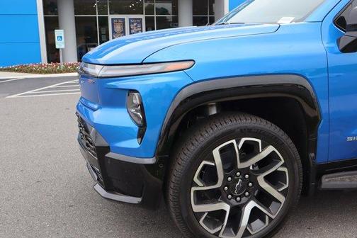2025 Chevrolet Silverado EV RST