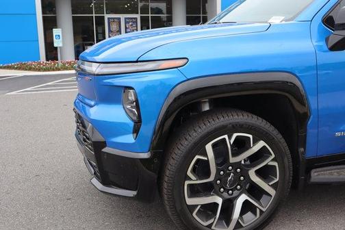 2025 Chevrolet Silverado EV RST