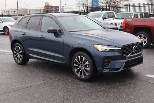 2025 Volvo XC60 B5 Plus