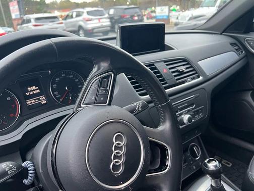 2018 Audi Q3 Premium Sport Utility 4D