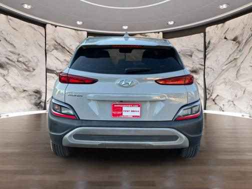 2022 Hyundai KONA SE