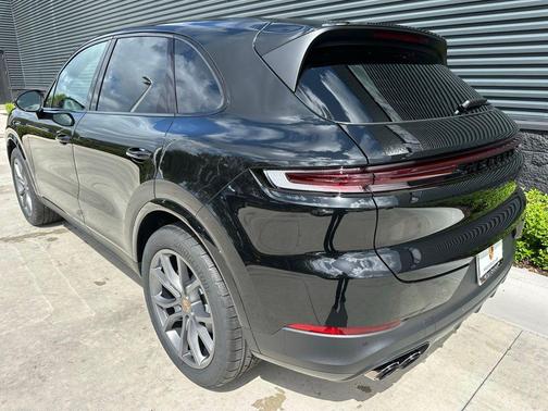 2025 Porsche Cayenne S