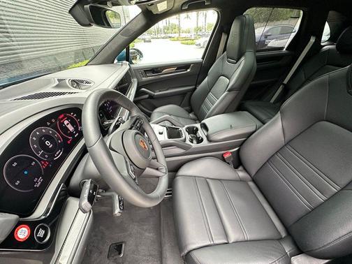 Montego Blue Metallic 2025 Porsche Cayenne GTS