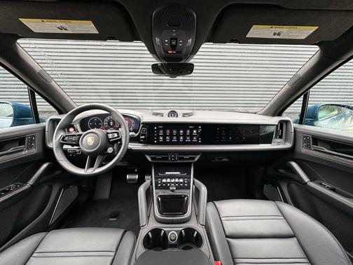 Montego Blue Metallic 2025 Porsche Cayenne GTS