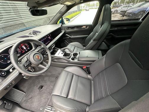Montego Blue Metallic 2025 Porsche Cayenne GTS