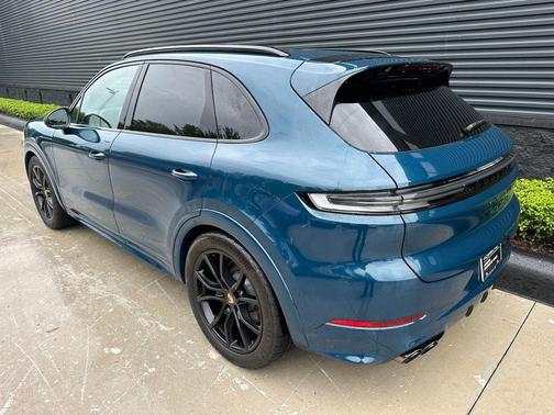 Montego Blue Metallic 2025 Porsche Cayenne GTS