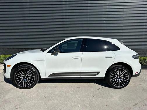 2026 Porsche Macan Base