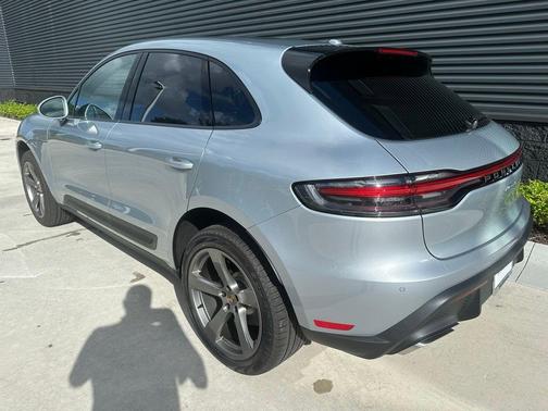2025 Porsche Macan