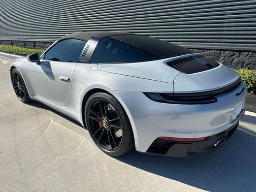 2024 Porsche 911 Targa 4 GTS