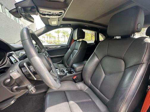2023 Porsche Macan 