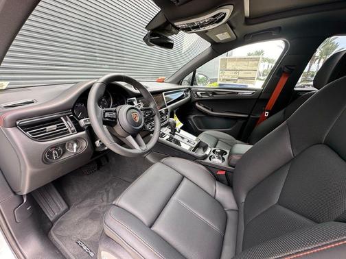 2024 Porsche Macan