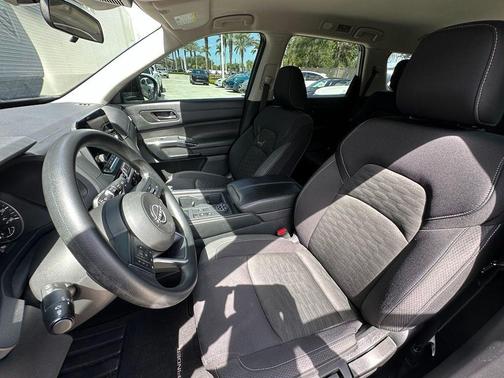 Gun Metallic 2023 Nissan Pathfinder S