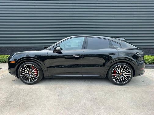 Black Metallic 2026 Porsche Cayenne GTS