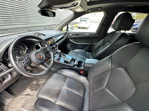 2023 Porsche Macan 