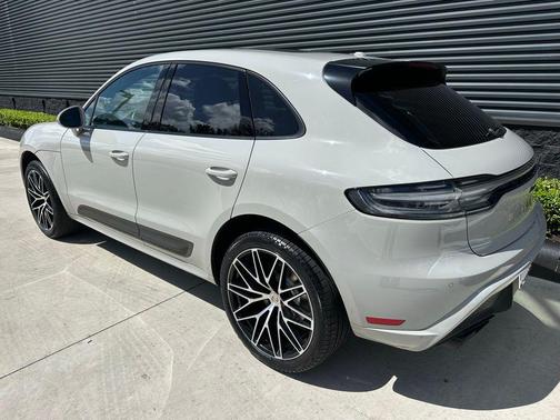 2023 Porsche Macan 