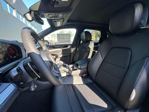 2026 Porsche Cayenne Base