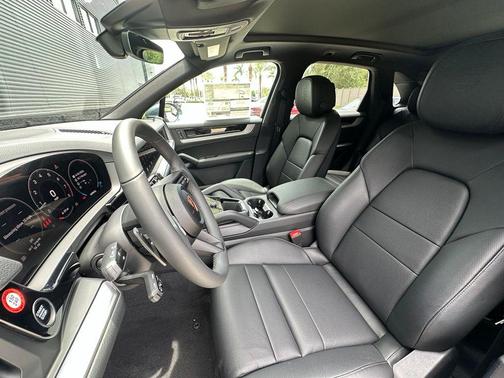 Platinum Silver Metallic 2026 Porsche Cayenne Base