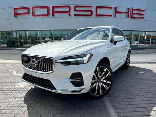 2023 Volvo XC60 Recharge Plug-In Hybrid T8 Ultimate Bright Theme