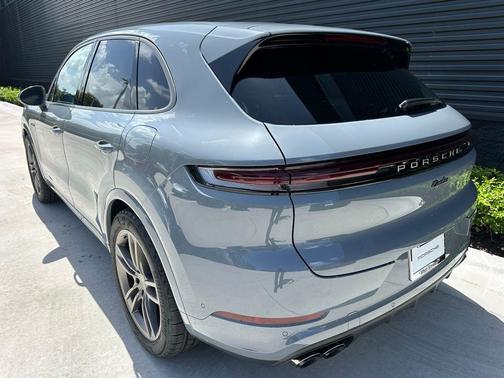 2025 Porsche Cayenne Turbo