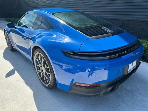 2025 Porsche 911 Carrera