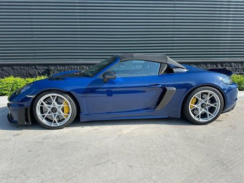2025 Porsche 718 Spyder RS