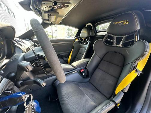2025 Porsche 718 Spyder RS