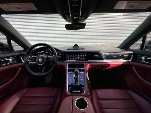 2022 Porsche Panamera 