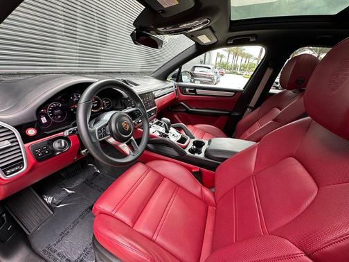 Moonlight Blue Metallic 2023 Porsche Cayenne