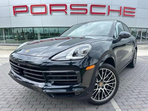 Moonlight Blue Metallic 2023 Porsche Cayenne